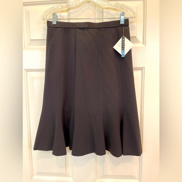 NWT Focus 2000 Black Stretchy Swing Skirt size 6P - Picture 1 of 8